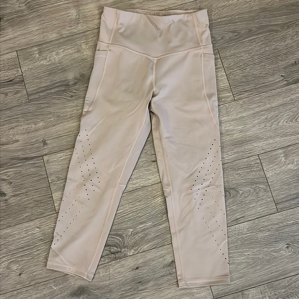 Champion Women's Sculpt Lasercut Capri Legging Sz -> Small